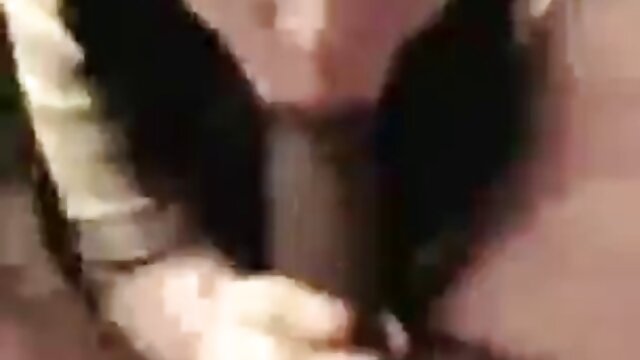 彼氏が吹く美しい若いブルネットと白い肌 セックス 動画 女