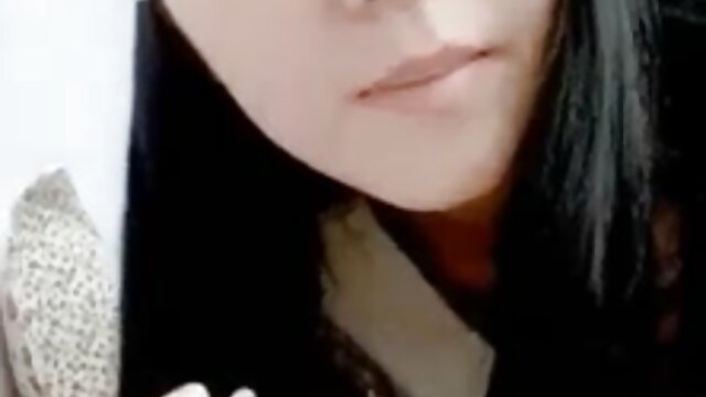 女性は短いドレスを着て自慰行為をした。 無料 アダルト 動画 キス