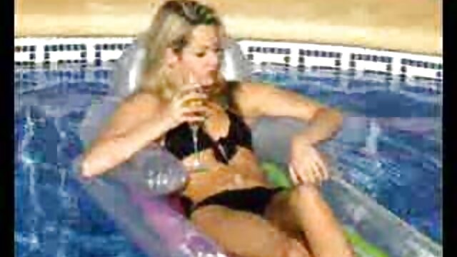 針注射器とFrancescaは、乳房と膣のひよこの被験者を貫通します 女性 の 為 の エロ ビデオ