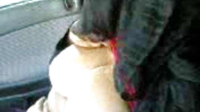 大きな白い膣を貫通する黒の巨大な黒ひよこ 鈴木 一徹 の エロ 動画