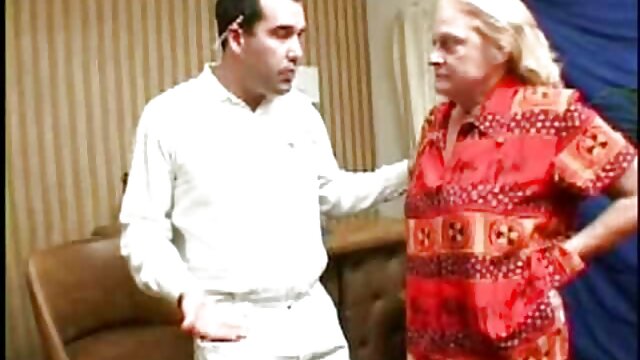 ハード大人は女の子とすべてを性交する。 女性 動画 潮吹き