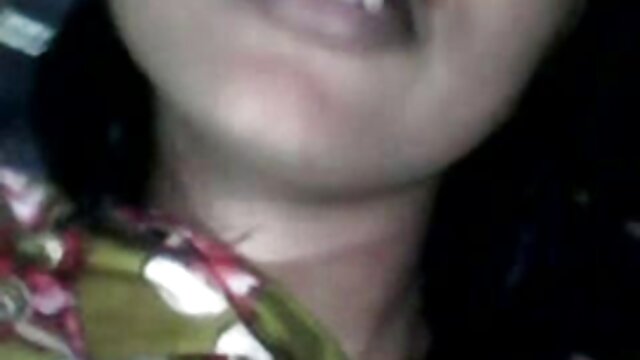 二つのセクシーなレズビアンは自分の足をなめるとfaggotsに移動します。 女の子 ため の エロ 動画