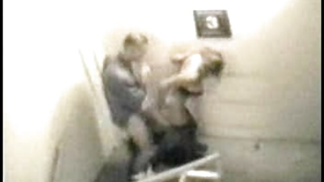 ラテックスの愛人は残酷にストッキングで彼女の奴隷を罰する。 エロ 動画 無 修正 女性 向け