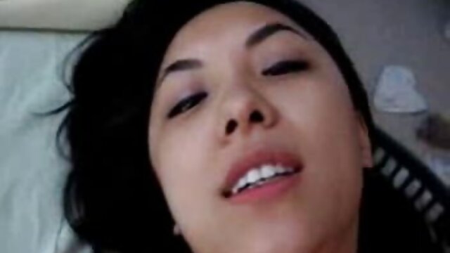 それは非常に暑くなったので、通りに服を脱いで裸になります 女性 向け 動画 エロ