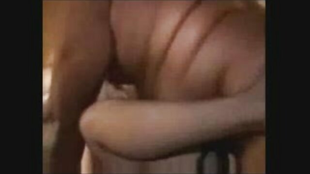 彼女の舌をガールフレンドの膣に運転し、黒を偽造した愛情に満ちたレズビアンの笑顔 av 女性 玩具