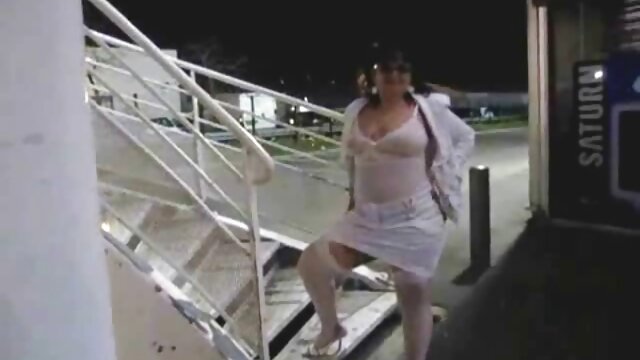 魅力的なブルネットとの個々の性別 女性 向き エロ 動画