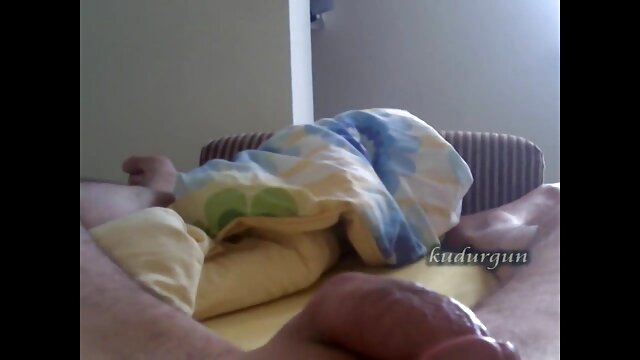二つの良いレズビアンが男性を支配する。 エロ 動画 女性 に 優しい