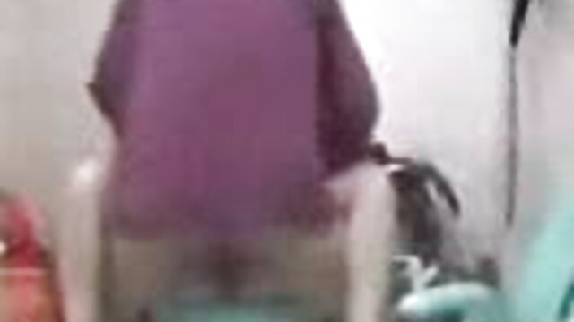 Xemaleは男に吸い込まれ、彼らはお互いを一緒にファックしました。 女の子 av 動画