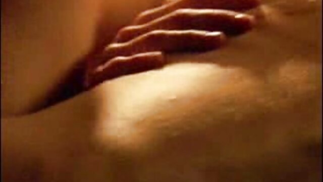 男はお金のためにセックスのために二人の女の エロ 動画 働く 女