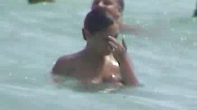 女の子が男のコックの底に彼女のお尻を公開しているプライベートポルノを削除する男。 女性 av マッサージ