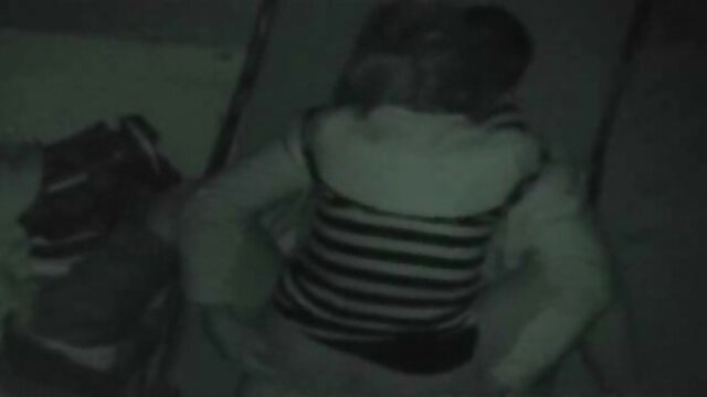吹く魅力的なブロンド膣の完全な兼 潮吹き 女性 動画