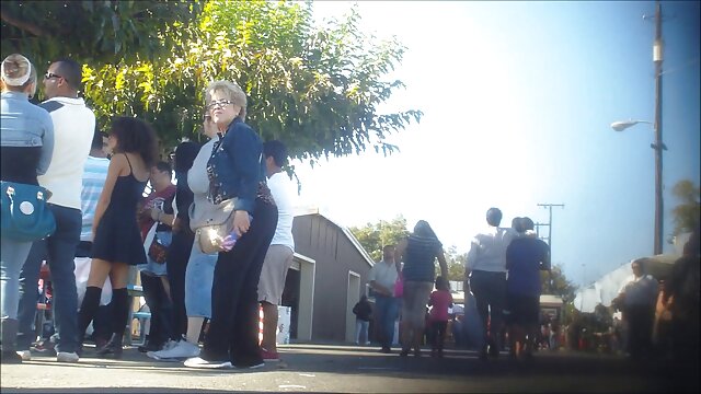 彼は彼のガールフレンドをチェーンに入れて、床に激しく犯された。 女 が 見る 無料 エロ 動画