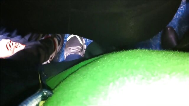 18歳のロシアの学生は、性器を持つ男性からの贈り物を満たしています。 無料 動画 えろ 女性